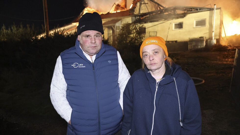 Ein verheerendes Feuer zerstört in Lunzenau das Zuhause von Anke und Enrico Nowak. Ein verheerendes Feuer zerstört in Lunzenau das Zuhause von Anke und Enrico Nowak.