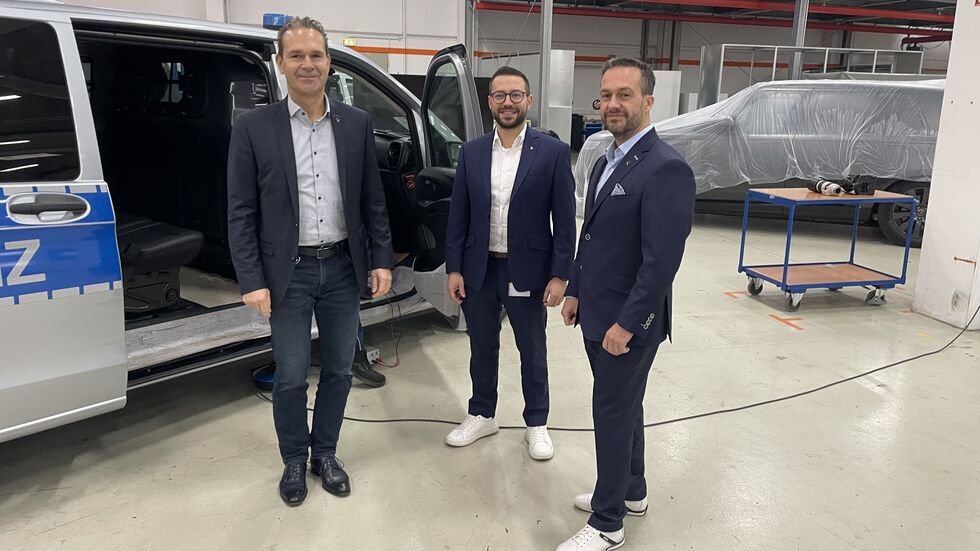 Geschäftsführender Gesellschafter Ronald Gerschewski, Geschäftsführer Marvin Ludwig und Gesellschafter Uwe Schneider (v.l.n.r.) Geschäftsführender Gesellschafter Ronald Gerschewski, Geschäftsführer Marvin Ludwig und Gesellschafter Uwe Schneider (v.l.n.r.)