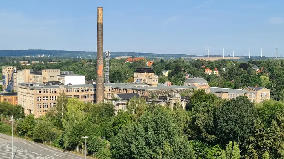 Das Wanderer-Areal in Chemnitz kommt weiter nur langsam voran. Neue Gutachten zu Abwasser und Lärmschutz verzögern den Umbau der alten Gebäude für Wohnen, Gewerbe und Eventflächen.