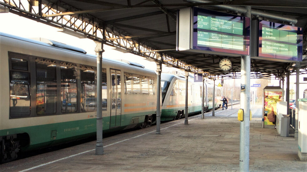 Ein Trilex im Bahnhof Bischofswerda Ein Trilex im Bahnhof Bischofswerda