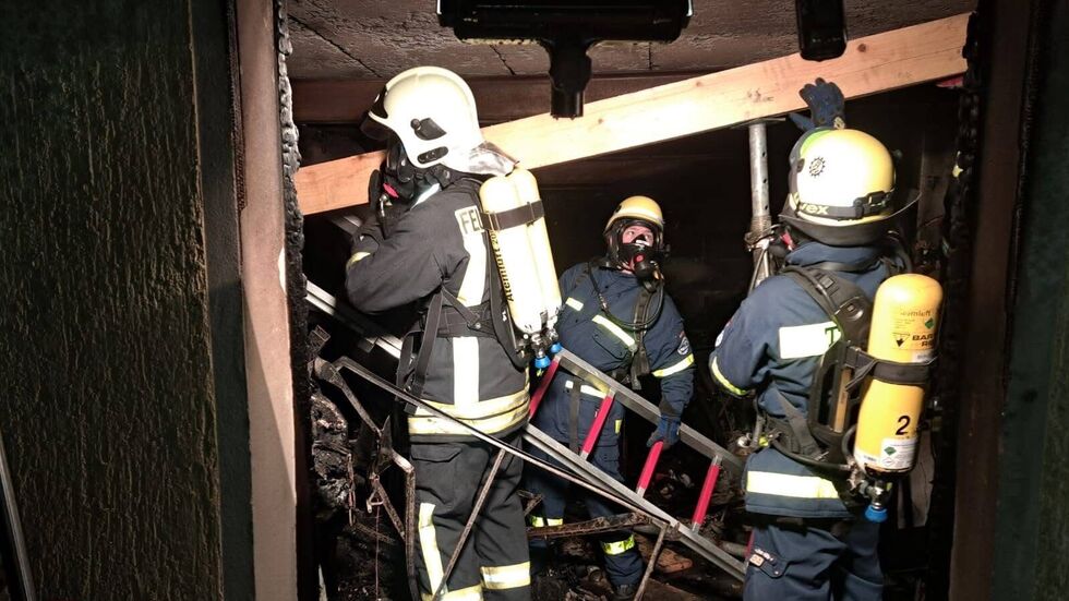 Das Gebäude ist nun offenbar einsturzgefährdet. Das Gebäude ist nun offenbar einsturzgefährdet.