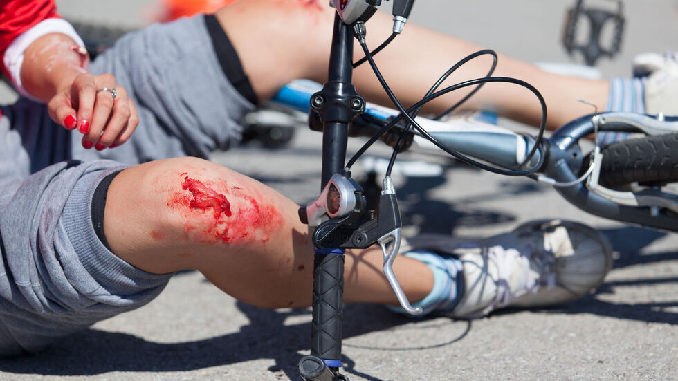 Ein 10-Jähriger ist von einem Unbekannten mit einem Messer bedroht wurden. Die Polizei sucht Zeugen. (Symbolbild) Ein 10-Jähriger ist von einem Unbekannten mit einem Messer bedroht wurden. Die Polizei sucht Zeugen. (Symbolbild)