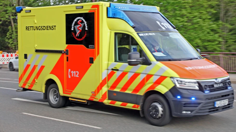 Ein Rettungsdienst wurde in Dresden attackiert. (Symbolbild) Ein Rettungsdienst wurde in Dresden attackiert. (Symbolbild)