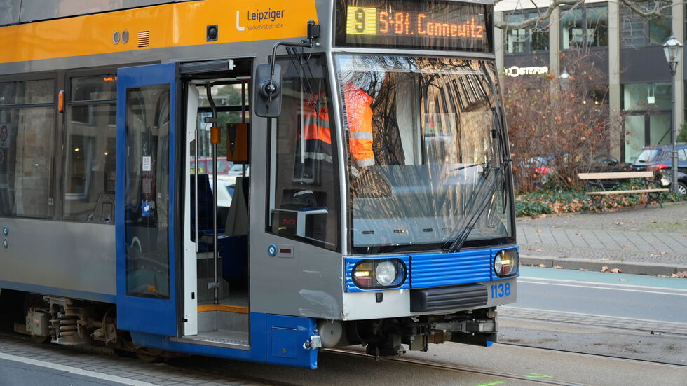 Die Tram sah nach dem Crash nicht mehr so schön aus. Die Tram sah nach dem Crash nicht mehr so schön aus.