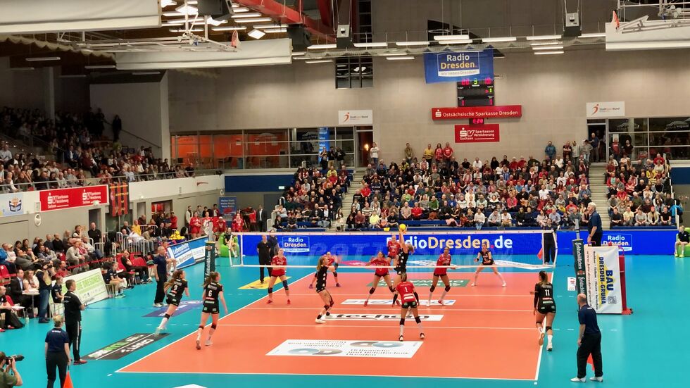 Die DSC-Volleyballerinnen verlieren in der Bundesliga knapp gegen Vilsbiburg, Foto: (c) Redaktion 