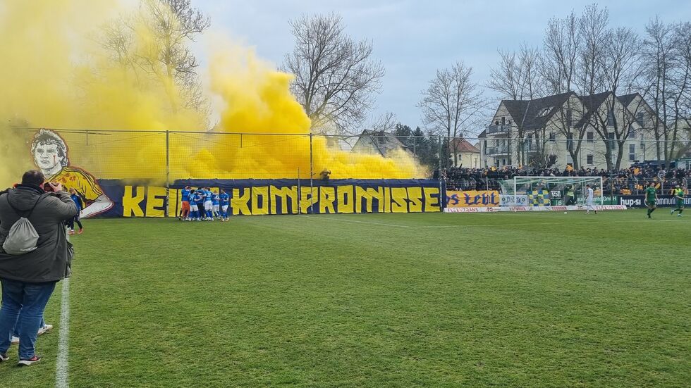 Saisonendspurt: Für Lok geht es um die Meisterschaft und Chemie kämpft um den Klassenerhalt (Symbolbild). Saisonendspurt: Für Lok geht es um die Meisterschaft und Chemie kämpft um den Klassenerhalt (Symbolbild).