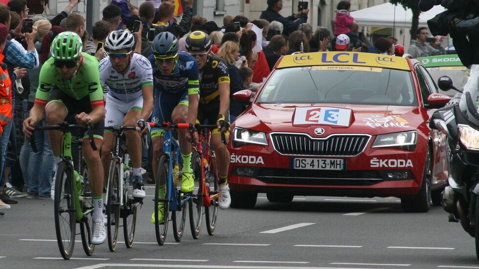 Chemnitz könnte 2030 Teil der Tour de France werden. Ein Antrag der AfD-Fraktion sieht vor, rund 110.000 Euro für die Durchfahrt des berühmtesten Radrennens der Welt einzuplanen.