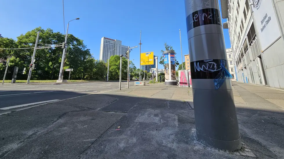 Jedes Kamerafenster wurde beschmiert.