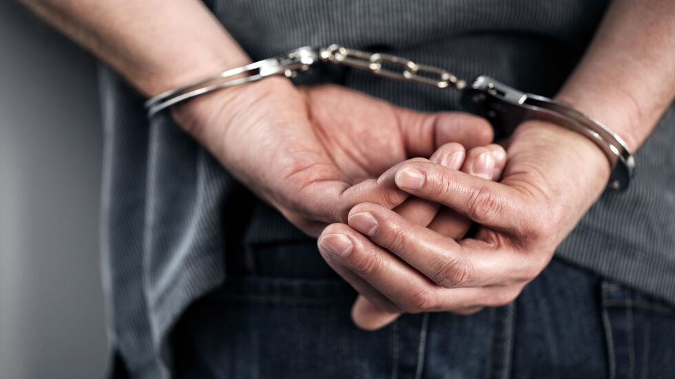 In Chemnitz-Hilbersdorf stellt ein Ladendetektiv einen Dieb. Nach Festnahme und Richterentscheid kommt der 44-Jährige in Haft.