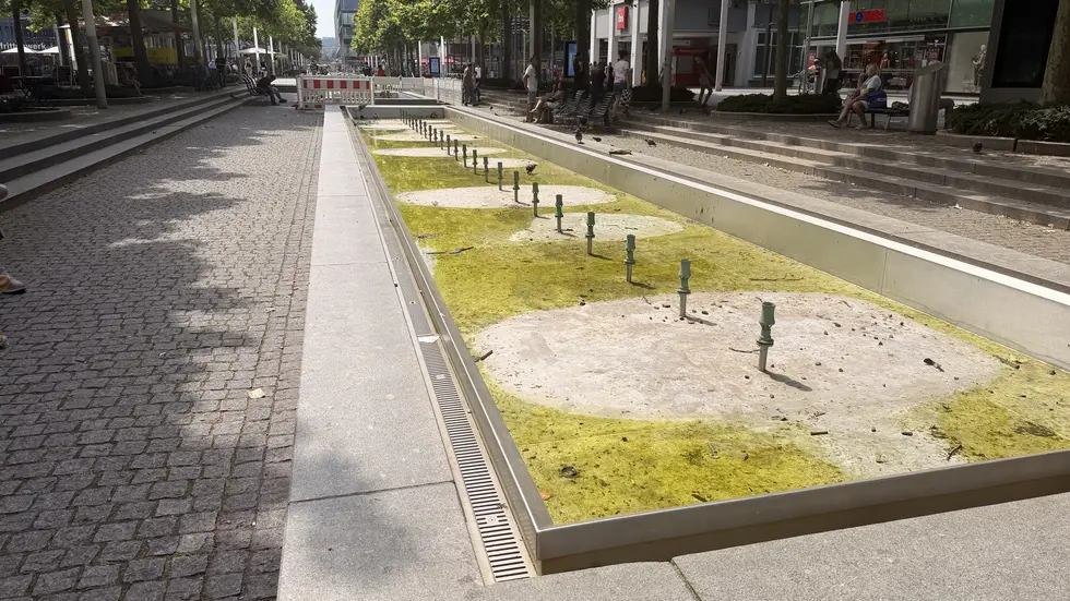 Bereits Ende Juli kippten die Unbekannten das Öl in die Anlage in der Innenstadt