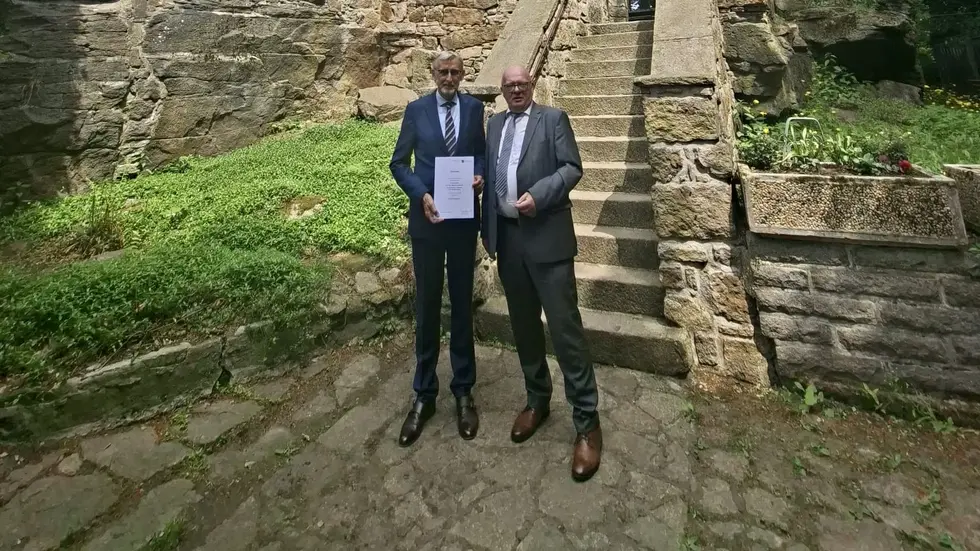Li: Sachsens Innenminister Armin Schuster. Re: Bürgermeister Thomas Martolock Li: Sachsens Innenminister Armin Schuster. Re: Bürgermeister Thomas Martolock