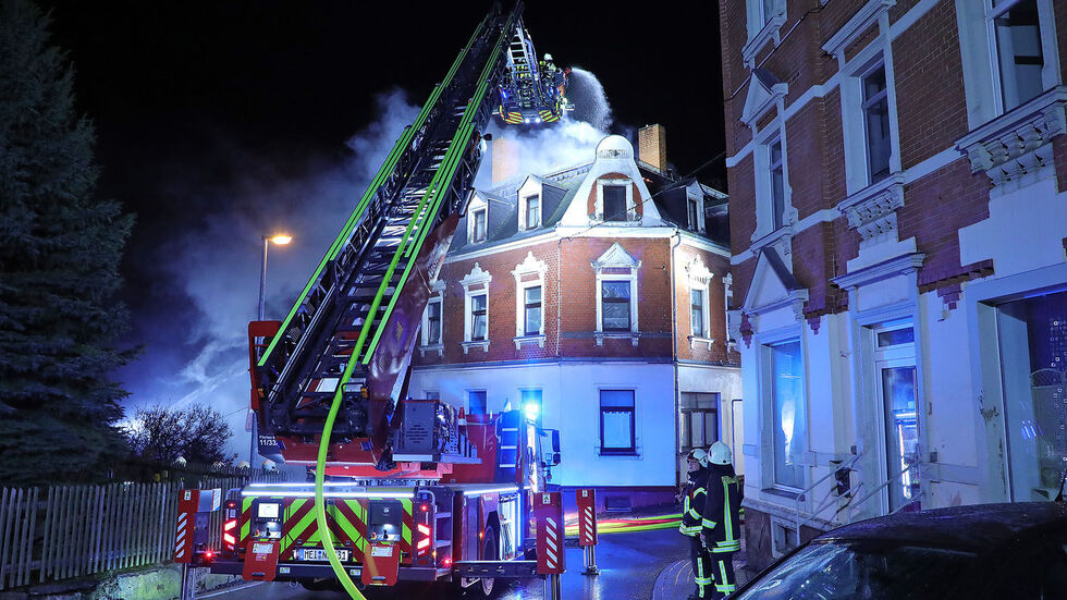 Die Löscharbeiten waren aufwendig, weil die Wasserversorgung zunächst nicht ausreichte