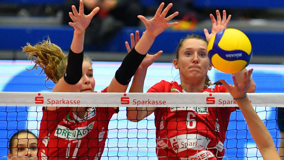 Die Dresdner Volleyballerinnen stehen nach einem 3:0-Sieg gegen Aachen im Pokal-Halbfinale.