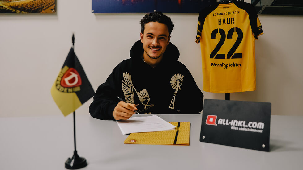 Dynamo holt Mittelfeldspieler Baur aus Paderborn  Dynamo holt Mittelfeldspieler Baur aus Paderborn