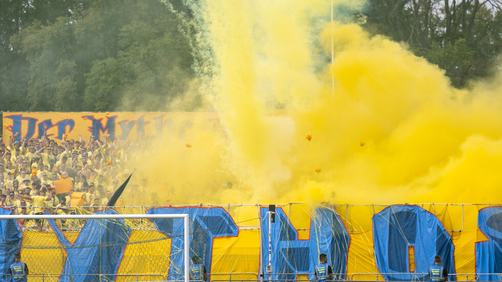Die Blau-Gelben aus Leipzig machen wenn nötig mehr Rauch als eine Dampflok. (Symbolbild) Die Blau-Gelben aus Leipzig machen wenn nötig mehr Rauch als eine Dampflok. (Symbolbild)