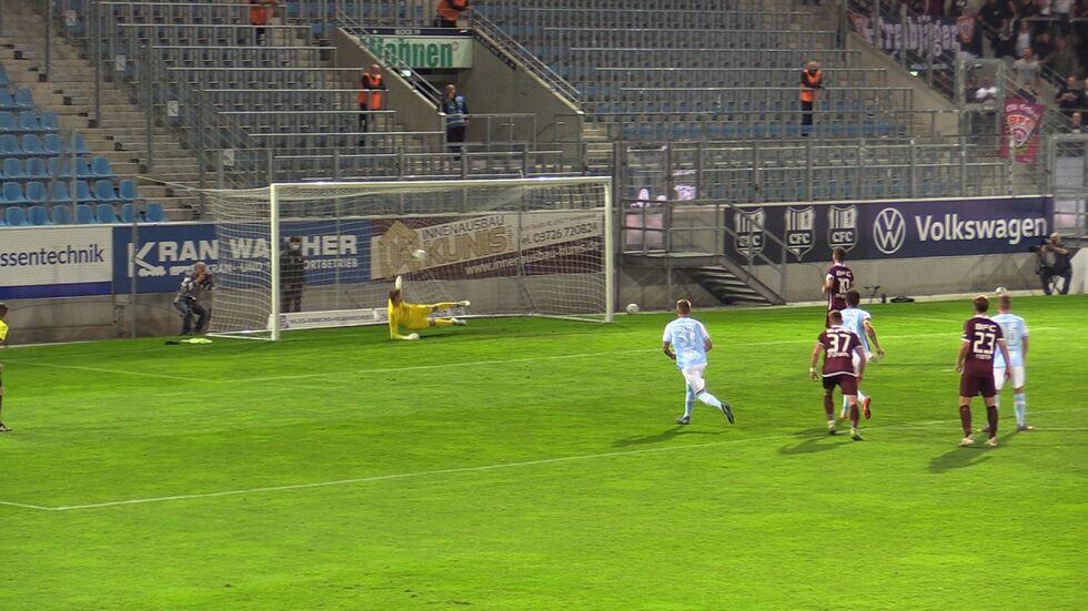 Ex-CFC-Spieler Ronny Garbuschewski schoss die Gäste per Elfmeter zum Sieg. (Foto: Redaktion)