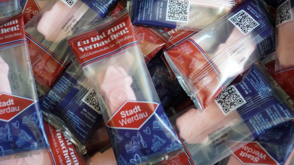 Annoncen-Uhr als Schaumzucker-Werbegeschenk