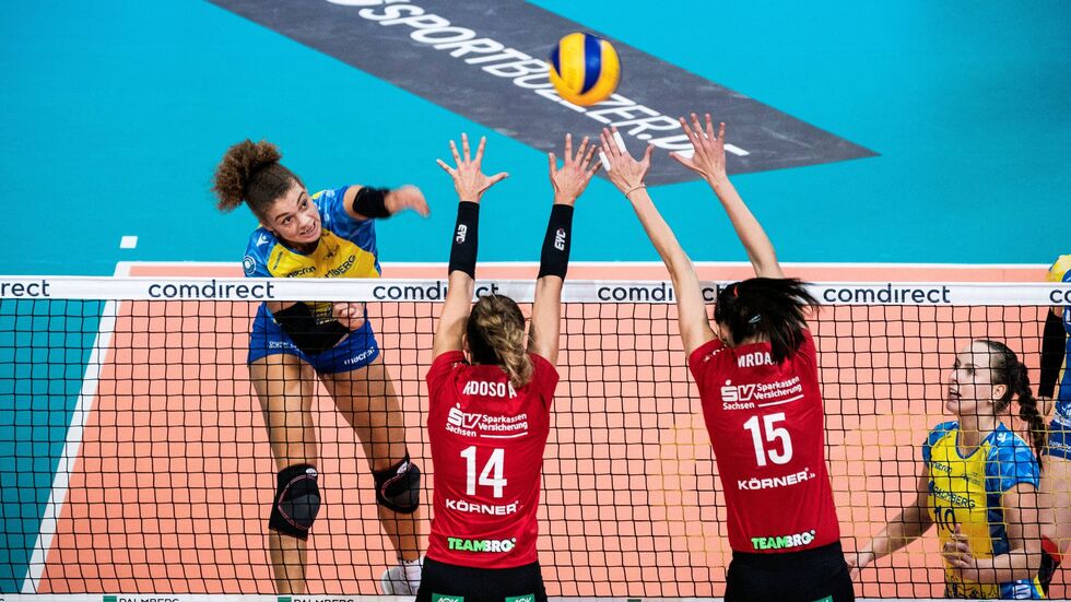 Die DSC-Volleyballerinnen verlieren im Supercup mit 1:3 gegen Schwerin. Die DSC-Volleyballerinnen verlieren im Supercup mit 1:3 gegen Schwerin.