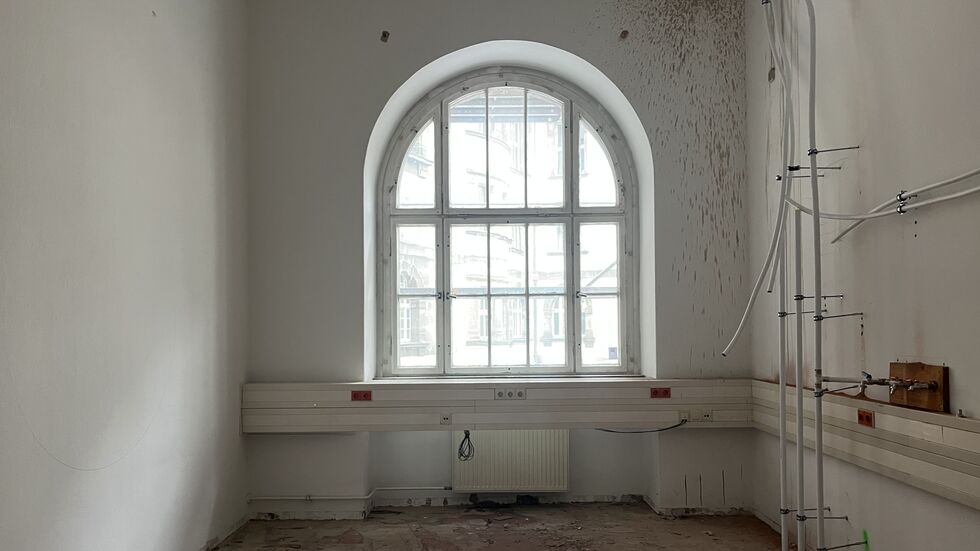 Die Büros im historischen Rathaus müssen dringend saniert werden, später werden sie wechselnde Arbeitsplätze beherbergen