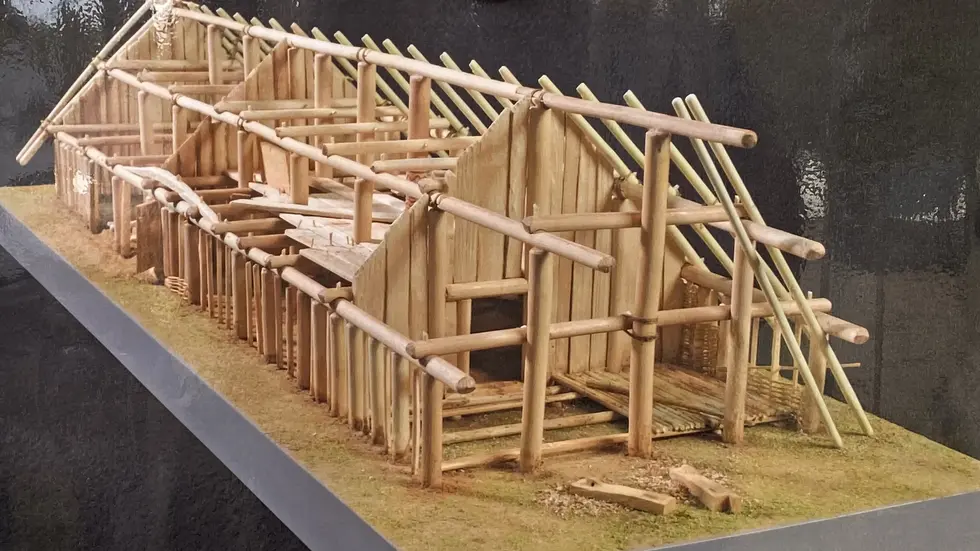 Und so könnte das Grundgerüst nach Vorstellung der Archäologen ausgesehen haben. Und so könnte das Grundgerüst nach Vorstellung der Archäologen ausgesehen haben.