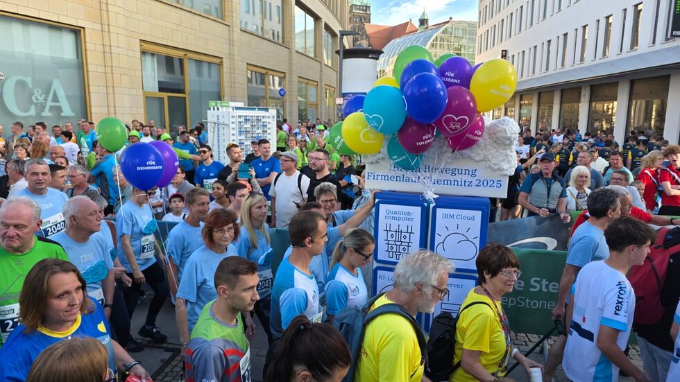 Bunt, lustig, sportlich. Die Teilnehmer des 20. Firmenlaufes sorgten für gute Stimmung.