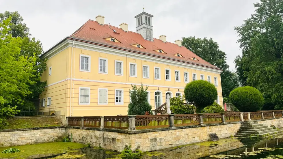 Im Jagdschloss Graupa beleuchtet eine multimediale Dauerausstellung Wagners frühe Schaffensjahre in Sachsen Im Jagdschloss Graupa beleuchtet eine multimediale Dauerausstellung Wagners frühe Schaffensjahre in Sachsen