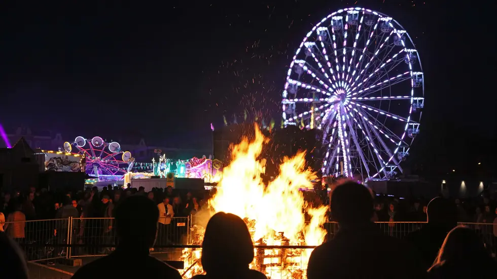 Hexenfeuer 2025 auf dem Platz der Völkerfreundschaft