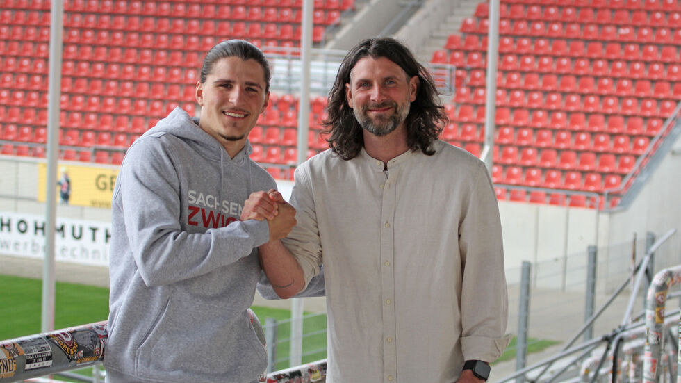 Veron Dobruna (links im Bild) kam von der SpVgg Hankofen aus der Bayernliga zum FSV.