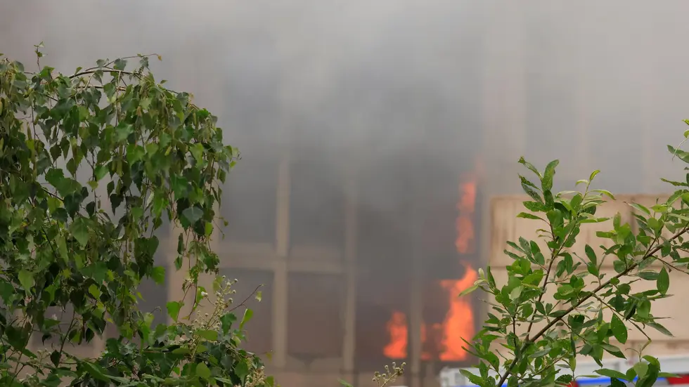 Feueralarm in Chemnitz: Auf dem Gelände eines Recyclingbetriebes an der Thalheimer Straße brennt es. Feueralarm in Chemnitz: Auf dem Gelände eines Recyclingbetriebes an der Thalheimer Straße brennt es.