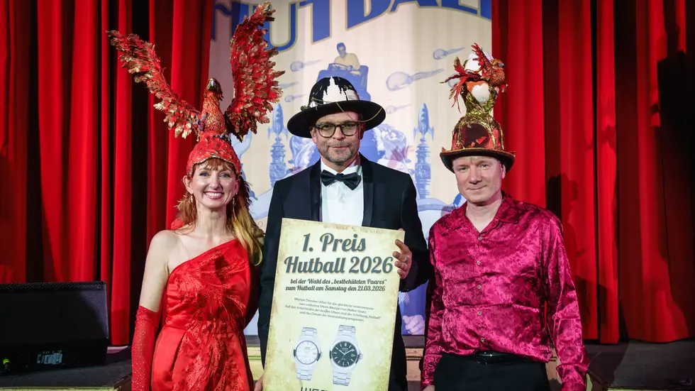 1. Platz am Samstag: "Feuervogel & das Baby“ Kathrin Michalika Oberlander (Dresden) und Sven Michalika (Dresden) 1. Platz am Samstag: "Feuervogel & das Baby“ Kathrin Michalika Oberlander (Dresden) und Sven Michalika (Dresden)