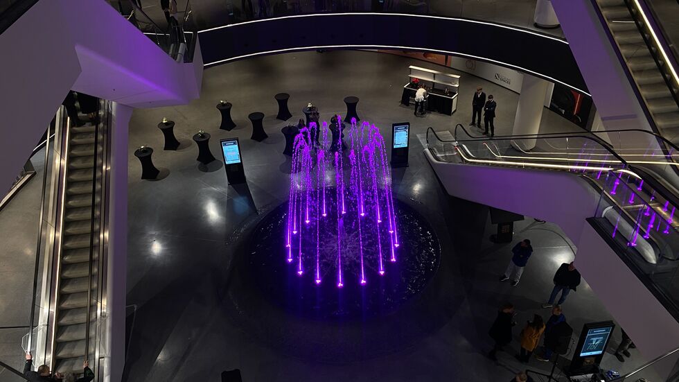 Der Brunnen im NEO in Aktion.