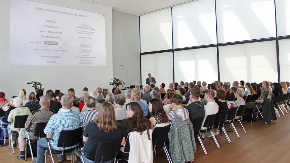 Besucher eines früheren Schlaganfalltags Besucher eines früheren Schlaganfalltags