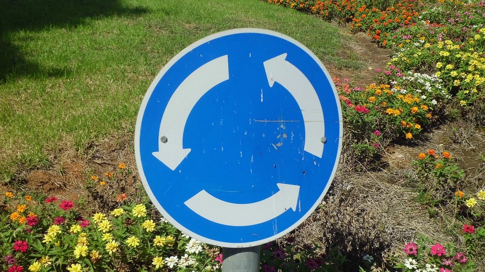 Die Vogelkreuzung wird zum Kreisverkehr umgebaut. Die Vogelkreuzung wird zum Kreisverkehr umgebaut.