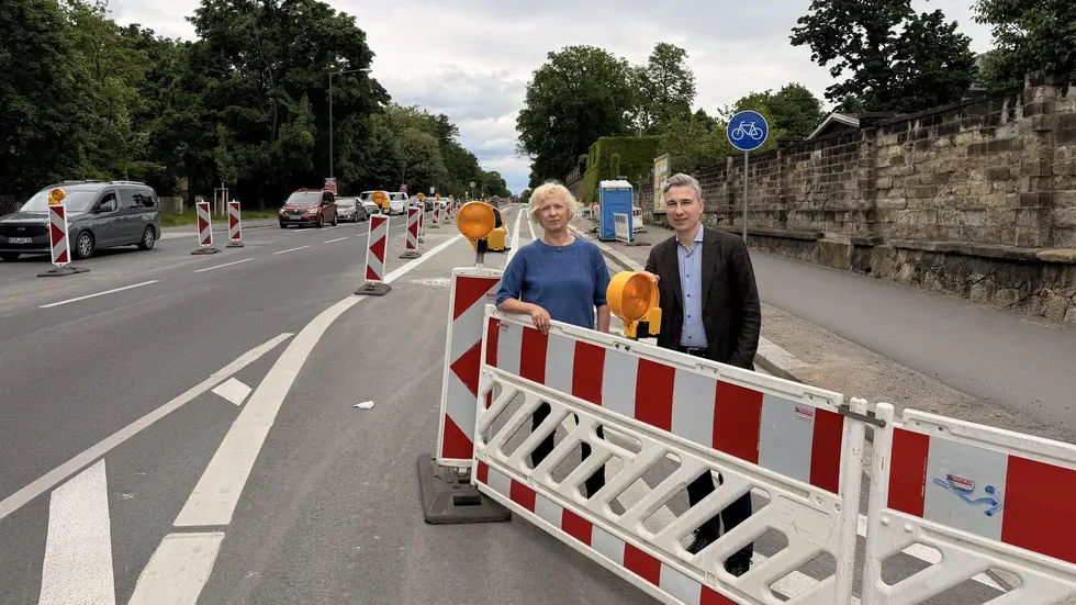 Simone Prüfer vom Straßen- und Tiefbauamt und Baubürgermeister Stephan Kühn