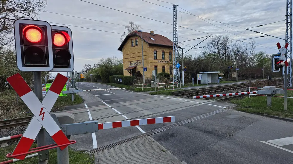 Hier passierte das tragische Unglück: der Bahnübergang Wodanstraße in Leipzig-Nordost.