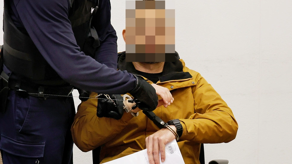 Der Angeklagte bestreitet den tödlichen Messerangriff auf einen Algerier am Falkeplatz.