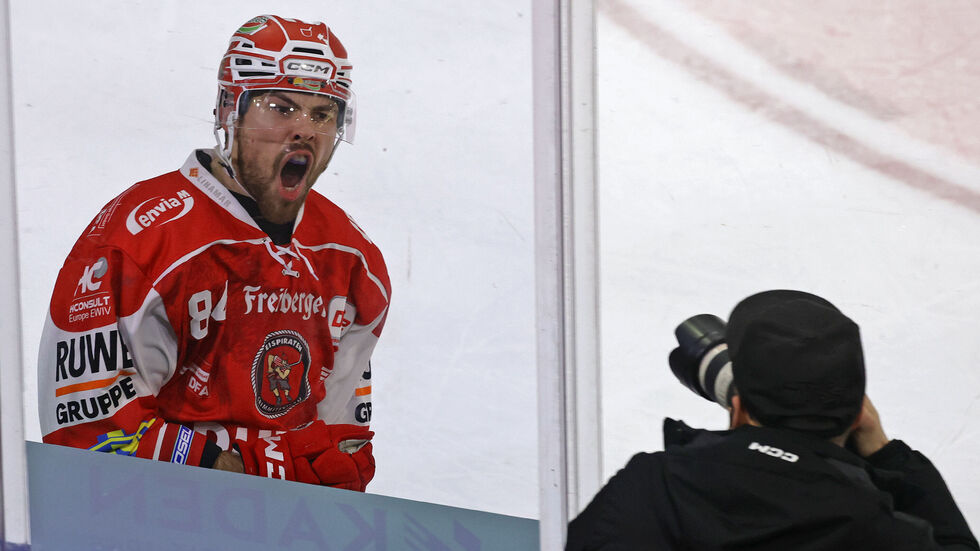 Eispirat Louis Brune war einer der Torschützen in der Regulären Spielzeit.