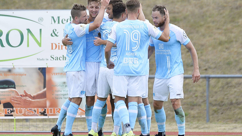 Jubel der CFC-Spieler nach dem 0:1 durch Danny Breitfelder