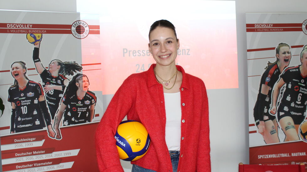 Julie Lengweiler bei ihrer Vorstellung am Mittwoch in Dresden. Julie Lengweiler bei ihrer Vorstellung am Mittwoch in Dresden.