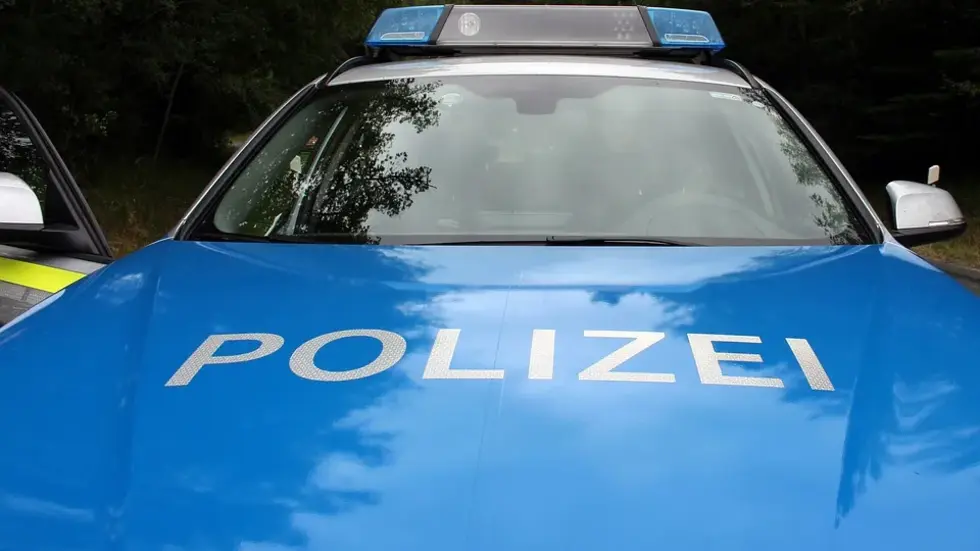 Die Polizei sucht nun nach Zeugen. Die Polizei sucht nun nach Zeugen.