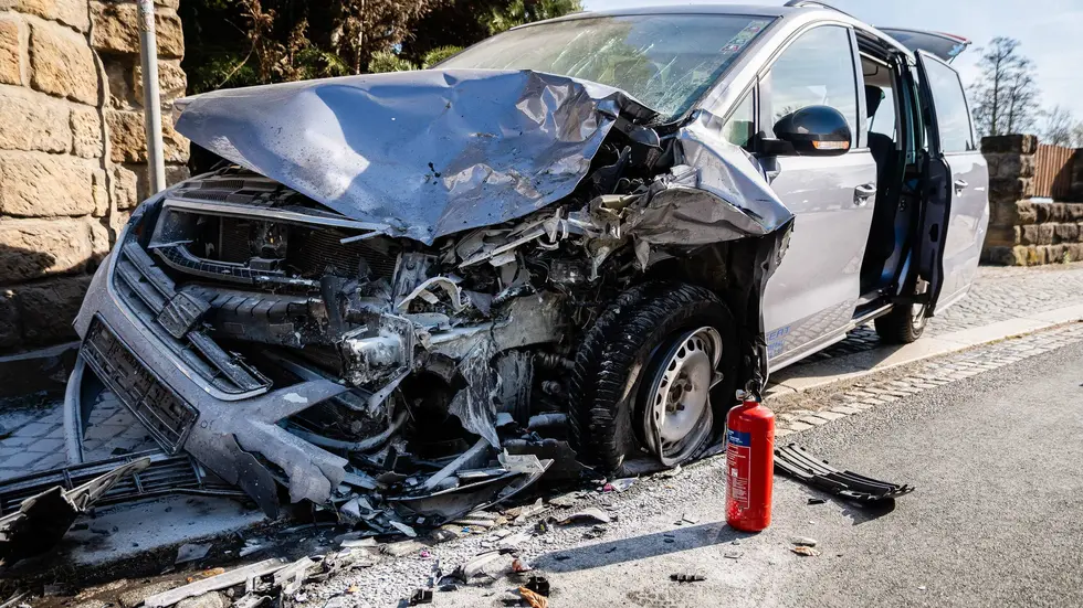 Schwerer Frontal-Crash im Kreis Bautzen am Mittwochnachmittag. Schwerer Frontal-Crash im Kreis Bautzen am Mittwochnachmittag.