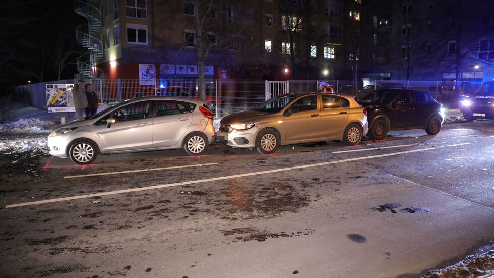 Die drei unfallbeteiligten Fahrzeuge in Klotzsche.