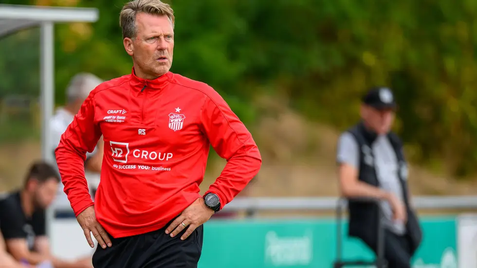 Zwickaus Trainer Rico Schmitt feiert einen Auswärtssieg mit seinem Team Zwickaus Trainer Rico Schmitt feiert einen Auswärtssieg mit seinem Team