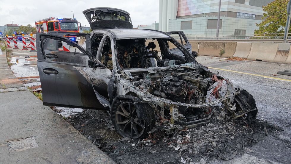 Nicht mehr zu retten: Der BMW 318i. Nicht mehr zu retten: Der BMW 318i.