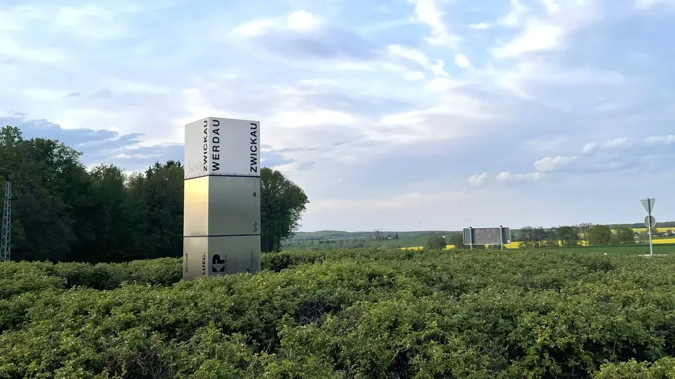 Hier, am Kreisverkehr in Werdau-Sorge, würde die Mitteltrasse weitergebaut werden, sollte Sachsen auf Zwickau und Werdau hören.