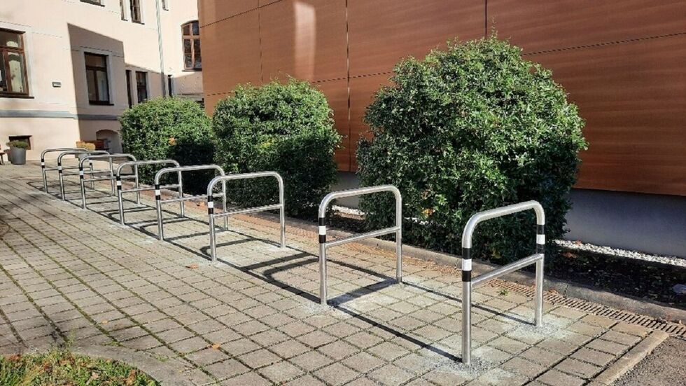 Für 7.800 Euro wurden diese Fahrradbügel vor der Städtischen Musikschule installiert.