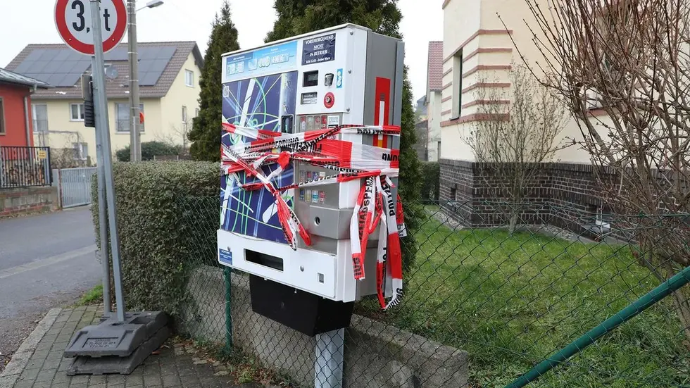 Der Versuch schlug fehl - der Automat blieb zu. (Symbolbild) Der Versuch schlug fehl - der Automat blieb zu. (Symbolbild)