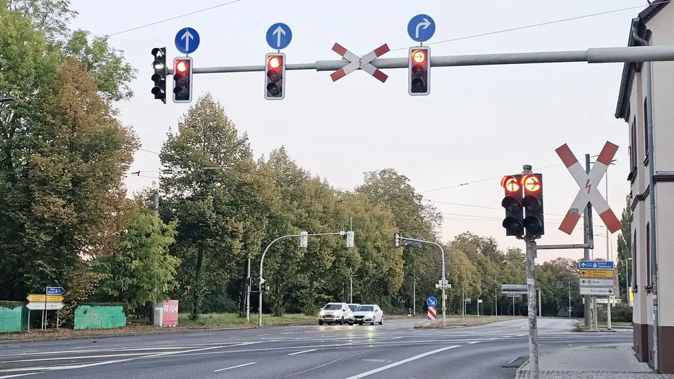 Signalbrücke auf der B 93/Talstraße Signalbrücke auf der B 93/Talstraße