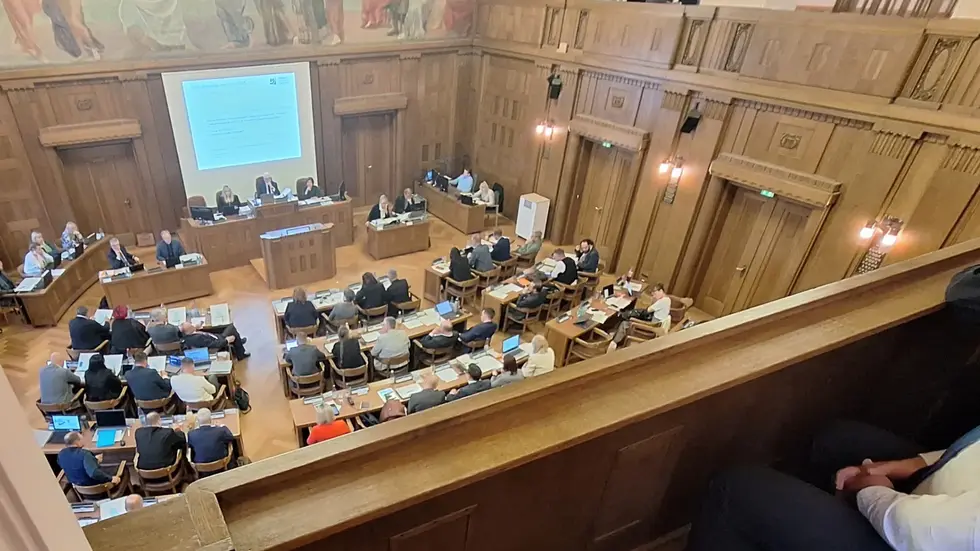 Chemnitzer Stadträte wollen künftig genauer wissen, was aus ihren Beschlüssen geworden ist. Eine Mehrheit hat dafür gestimmt, dass die Verwaltung künftig Rechenschaft ablegen muss. 