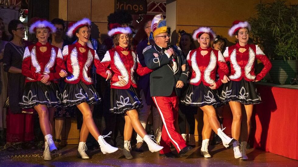 "In Langebrück ist Karneval ...!"Der Karnevalsverein Langebrück singt und schunkelt am Samstag, 15.11. im Bürgerhaus in die neue Saison "In Langebrück ist Karneval ...!"Der Karnevalsverein Langebrück singt und schunkelt am Samstag, 15.11. im Bürgerhaus in die neue Saison